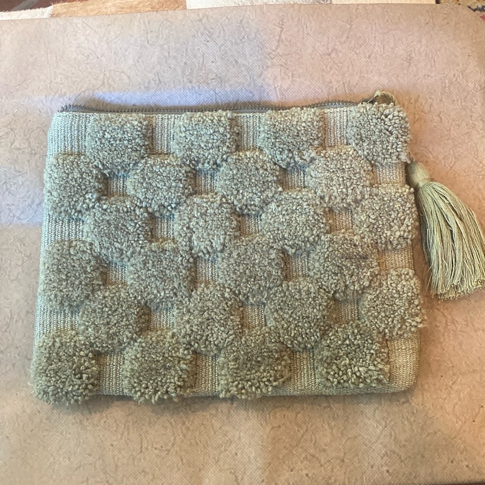 Universal Thread Clutch